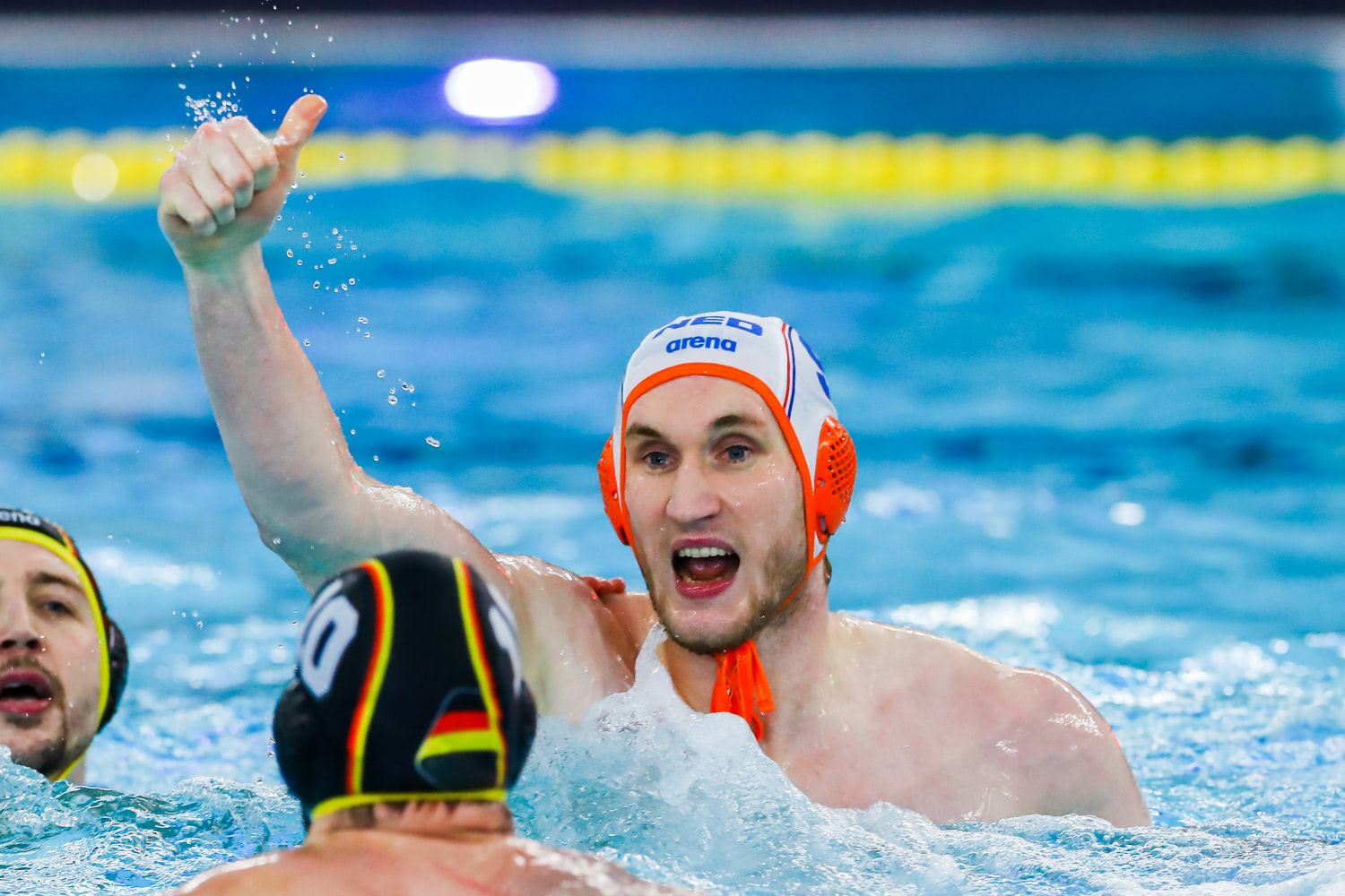 Uitblinker Jorn Muller schreeuwt het uit (Foto: Marcel ter Bals)